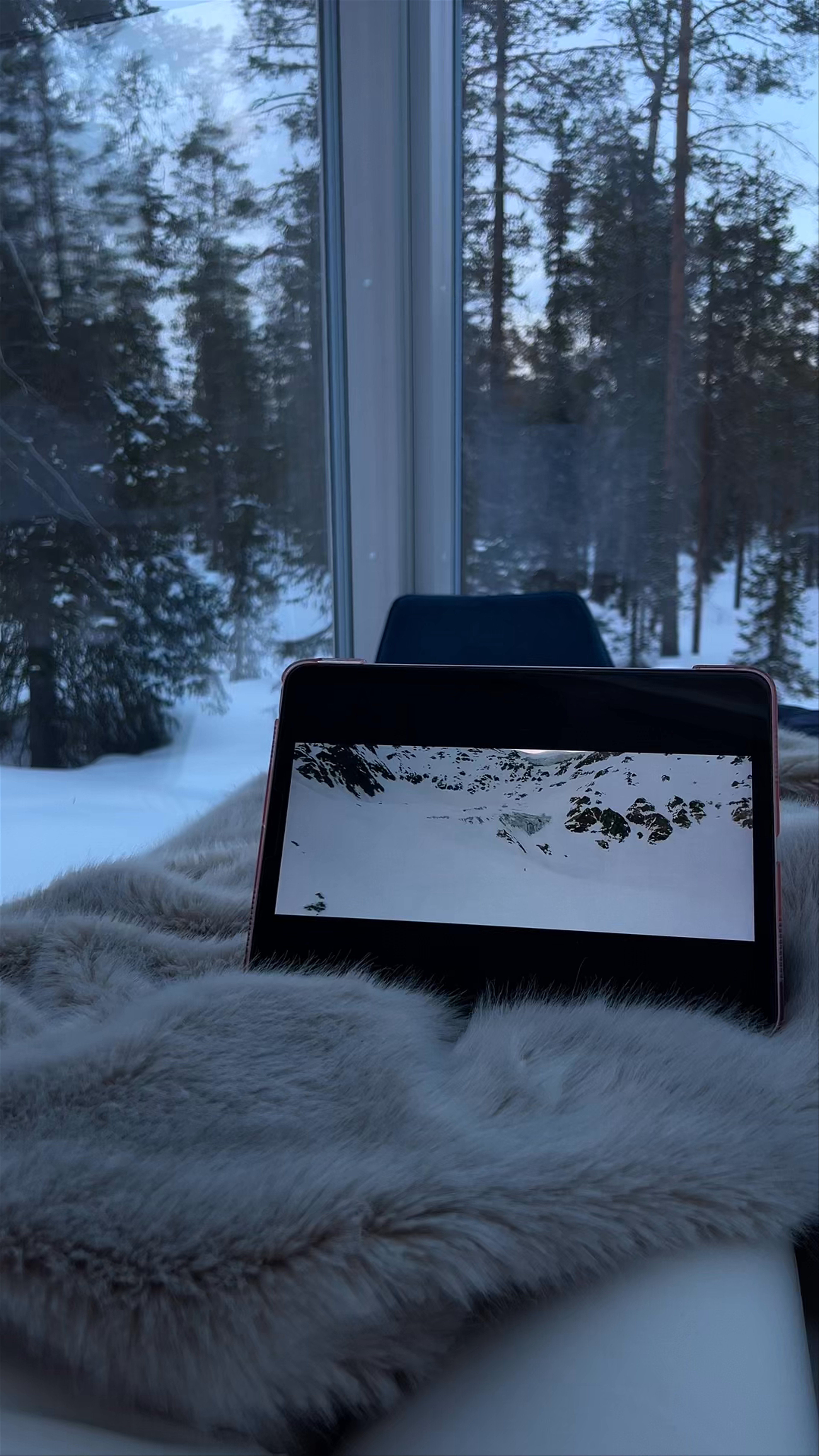Arctic SnowHotel & Glass Igloos: Cozy Winter Escape in Rovaniemi