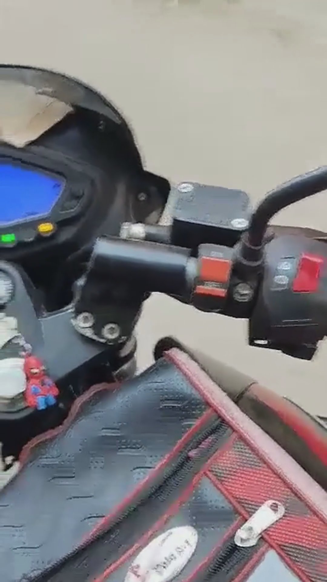 Walk-around video thumbnail