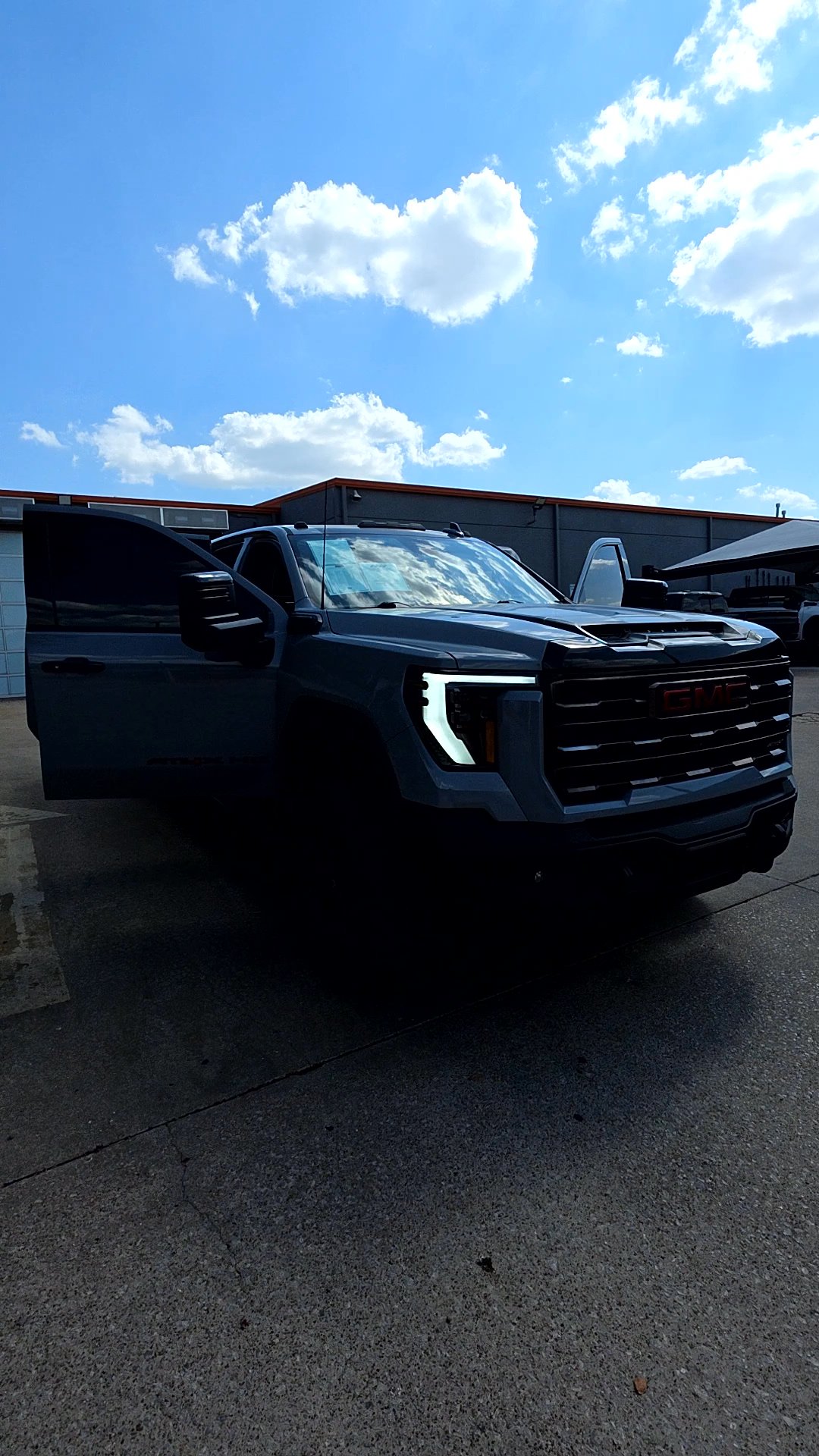 Lifted Trucks - #TX10362 - 2025 GMC Sierra 2500HD AT4X Crew Cab