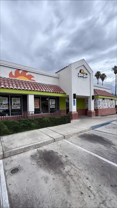 Del Taco - Mexican Near Me - Palm Desert, California