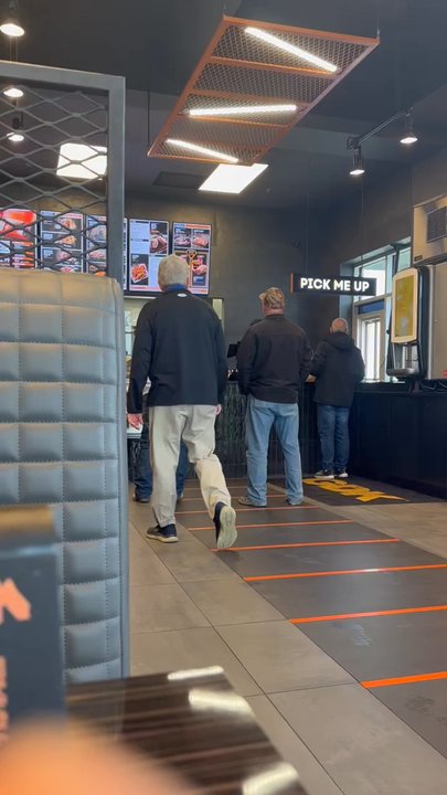 German Döner Kebabs - USA - Always the same,soslowsee a customer walk out. Always one person taking orders,but they also run the food, so it sits in the window. - German Near Me - Frisco, Texas