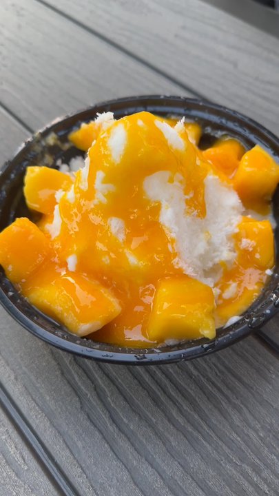 ES tea - So good! Mango Snow Creme! Yummy! - Shaved Ice Near Me - Simi Valley, California