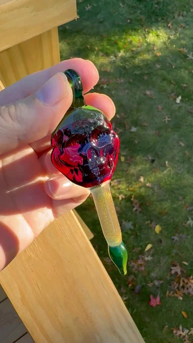 Preview pic of Early Christmas skull dichro ornament
