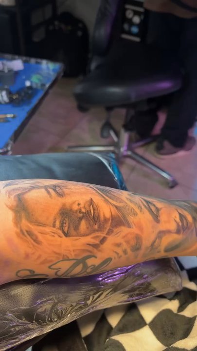 Saikou Tattoo - Aaron did this in 2 sessions, he stacks stencils and uses polarized lighting to accurately capture an image from paper to skin - Tattoo Near Me - Glendale, Arizona