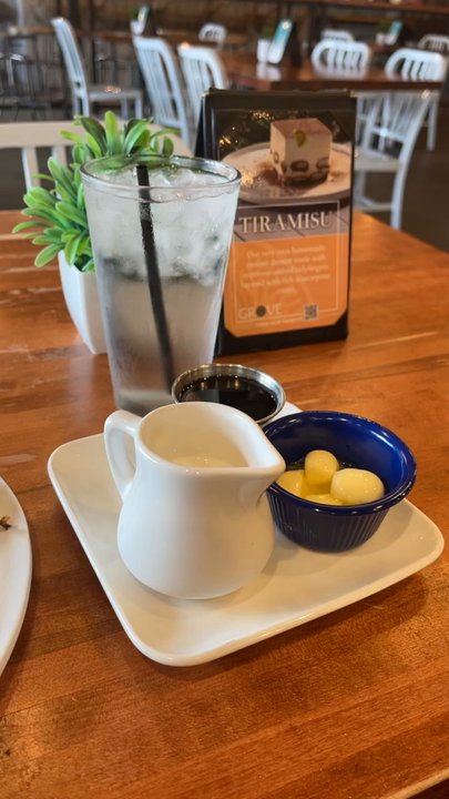 Grove Brunch Cafe - Looks can be deceiving. Food looks great until you touch it. - Breakfast & Brunch Near Me - El Paso, Texas