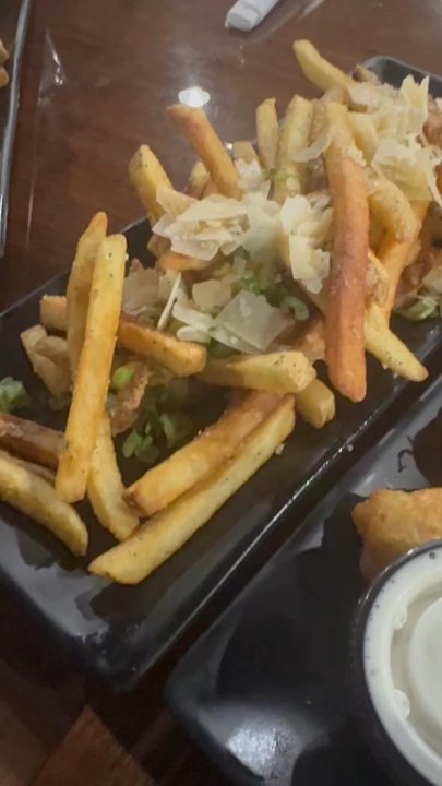Burgers 2 Beer - Food - Bars Near Me - Solon, Ohio