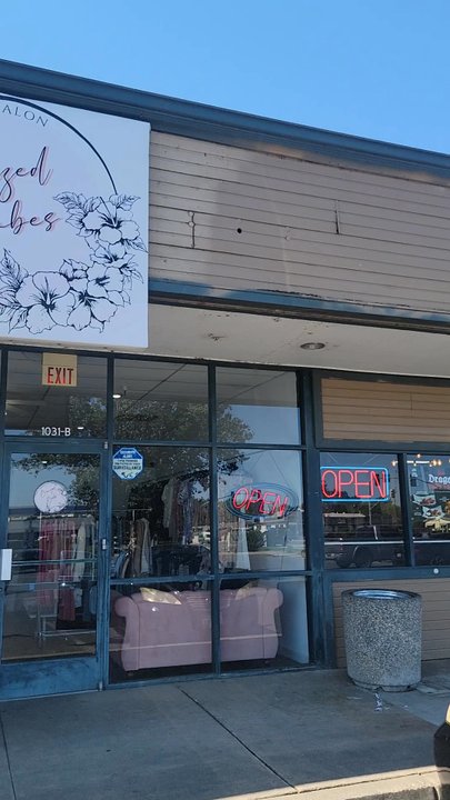 Bronzed Babes Tanning Salon - Outside - Tanning Beds Near Me - Colusa, California