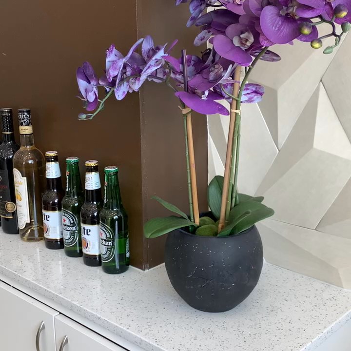 Crystal Nail Bar - Enjoy a drink at their full complementary bar - Waxing Near Me - Fort Worth, Texas