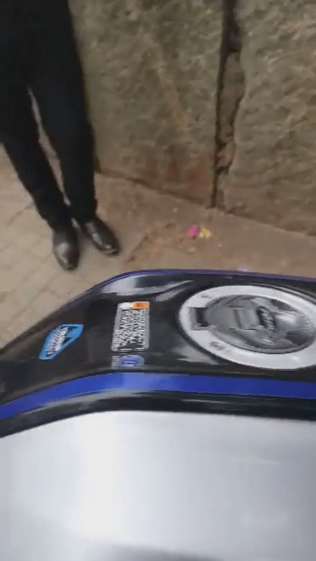 Walk-around video thumbnail