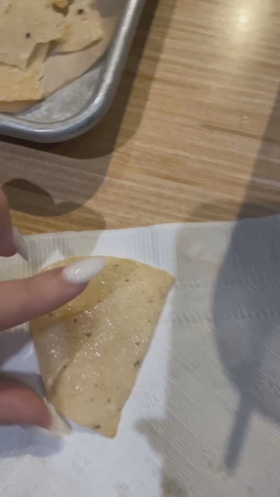 Buffalo Wild Wings - Foldable chips - American Near Me - Champaign, Illinois