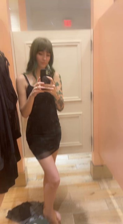 Forever 21 - Not sure where this faces but regardless this makes me so so so uncomfy....forever 21 has An amazing view of us changing..... - Accessories Near Me - Orlando, Florida