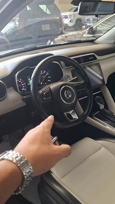 ام جي ZS LUX 2023