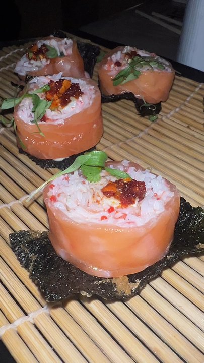 Ke-uH - Rice less Salmon Crab Roll - Sushi Bars Near Me - Weston, Florida