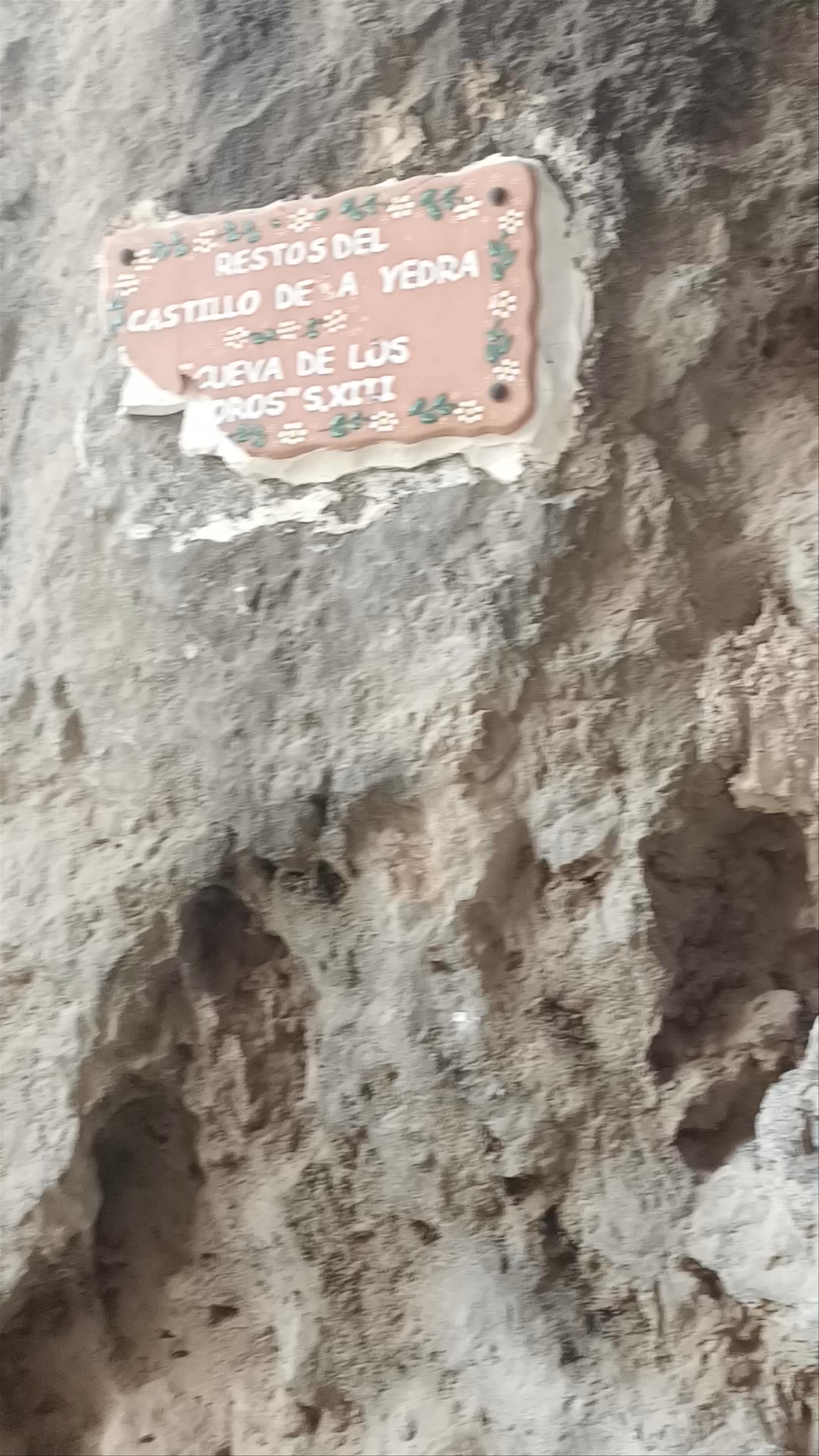 Restos del Castillo De La Yedra