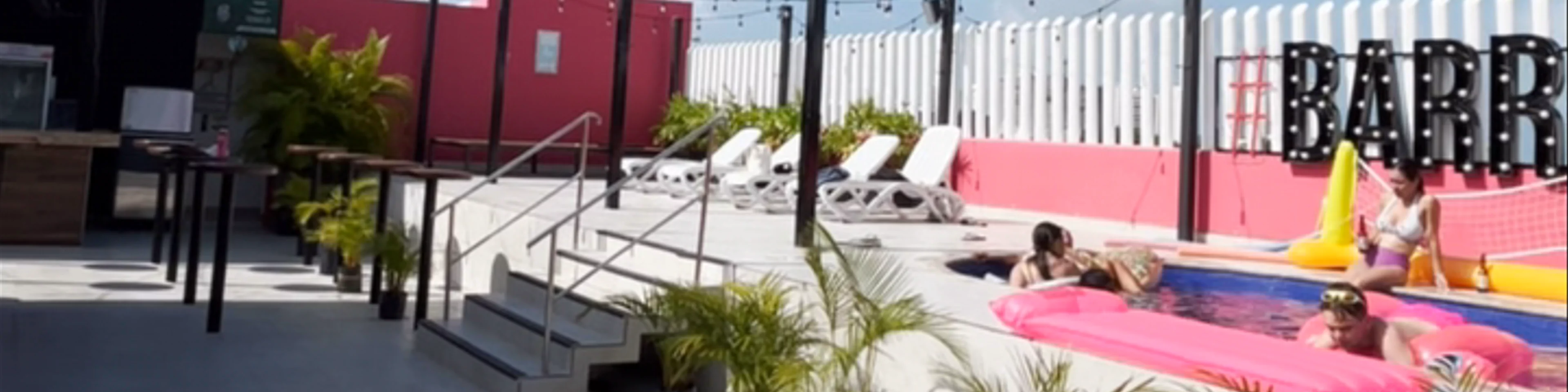 Nomads Party Hostel