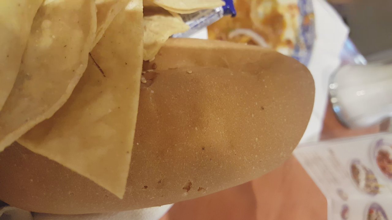Sanborns Cafe - My sister and i went here for a quick bite. The decor is outdated, the food is disgusting, and of course, food came with insects. - Cafeteria Near Me - Cancún, ROO