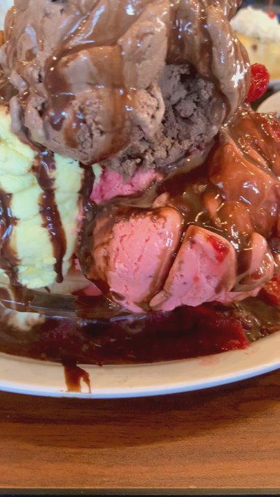 Leatherby's Family Creamery - Banana Splits - Ice Cream & Frozen Yogurt Near Me - Orem, Utah