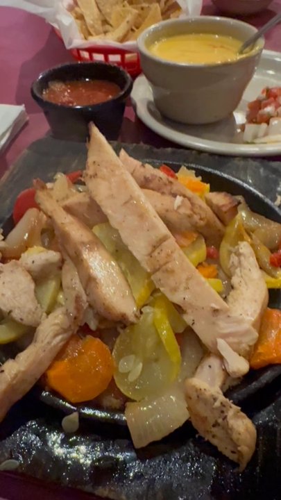 Mercado Juarez Cafe - Famous sizzling vegetables with chicken - Mexican Near Me - Fort Worth, Texas