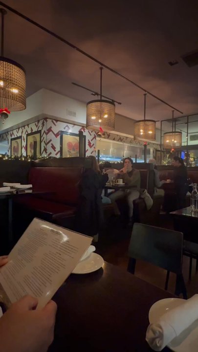 Mercado - Pasadena - I asked for a booth but I was told it's for 6 people. It doesn't look like its for 6!! - Mexican Near Me - Pasadena, California