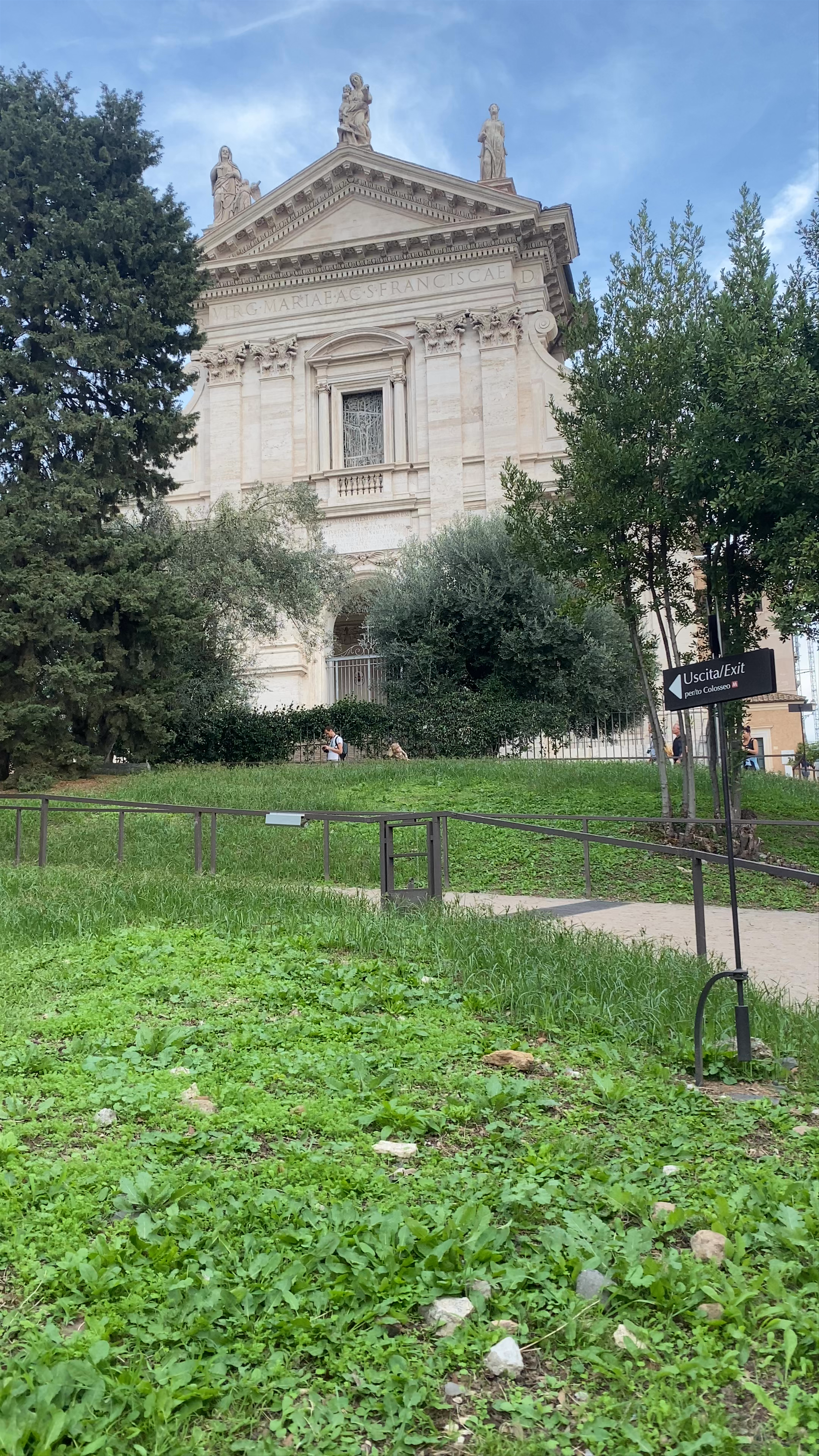 Basilica di Santa Francesca Romana: Timeless Spiritual Beauty in Rome