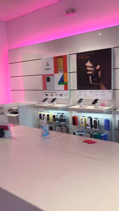 T-Mobile - Inside store. - Mobile Phones Near Me - Pompano Beach, Florida