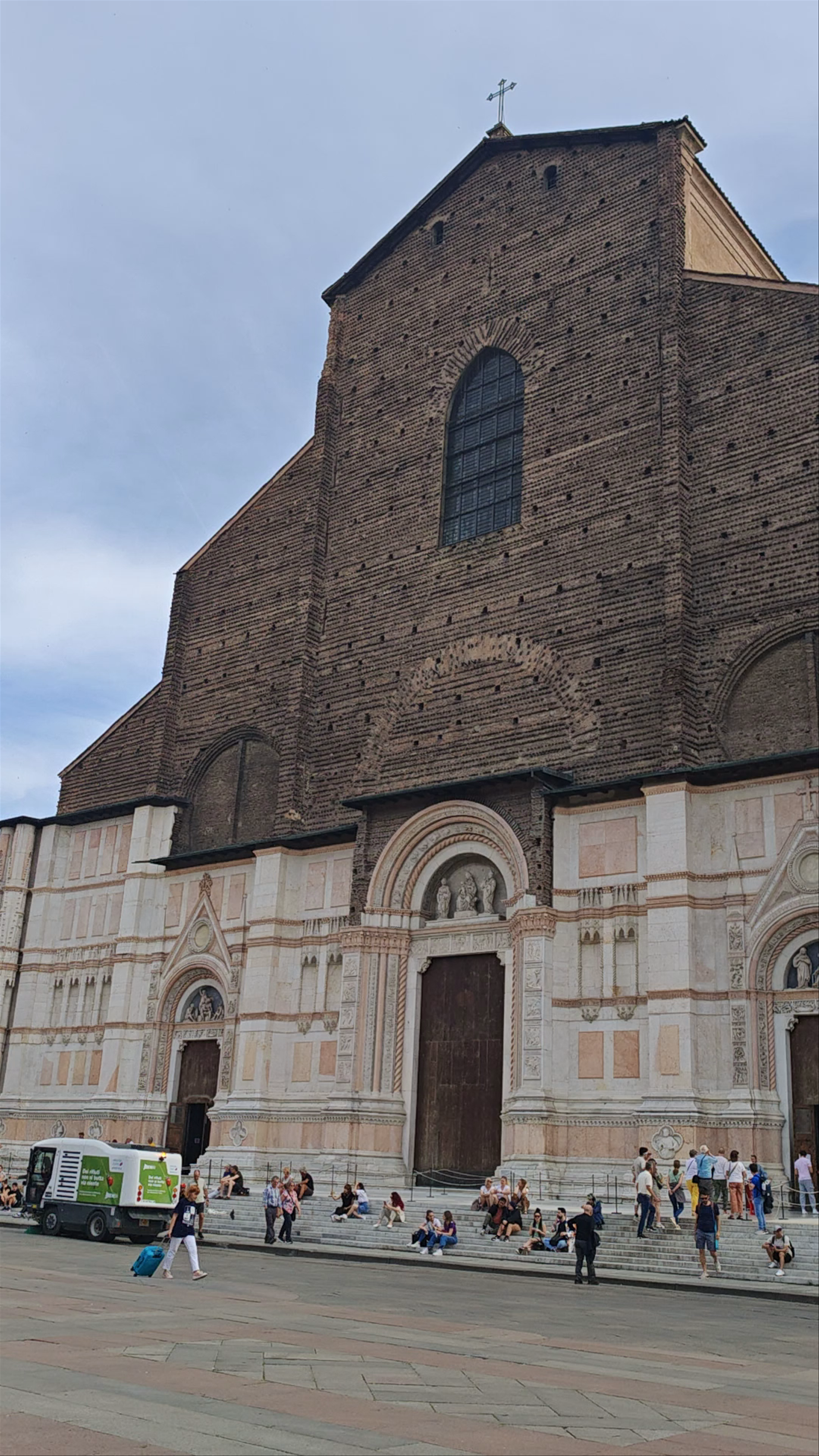 Basilica di San Petronio: Majestic Heart of Bologna