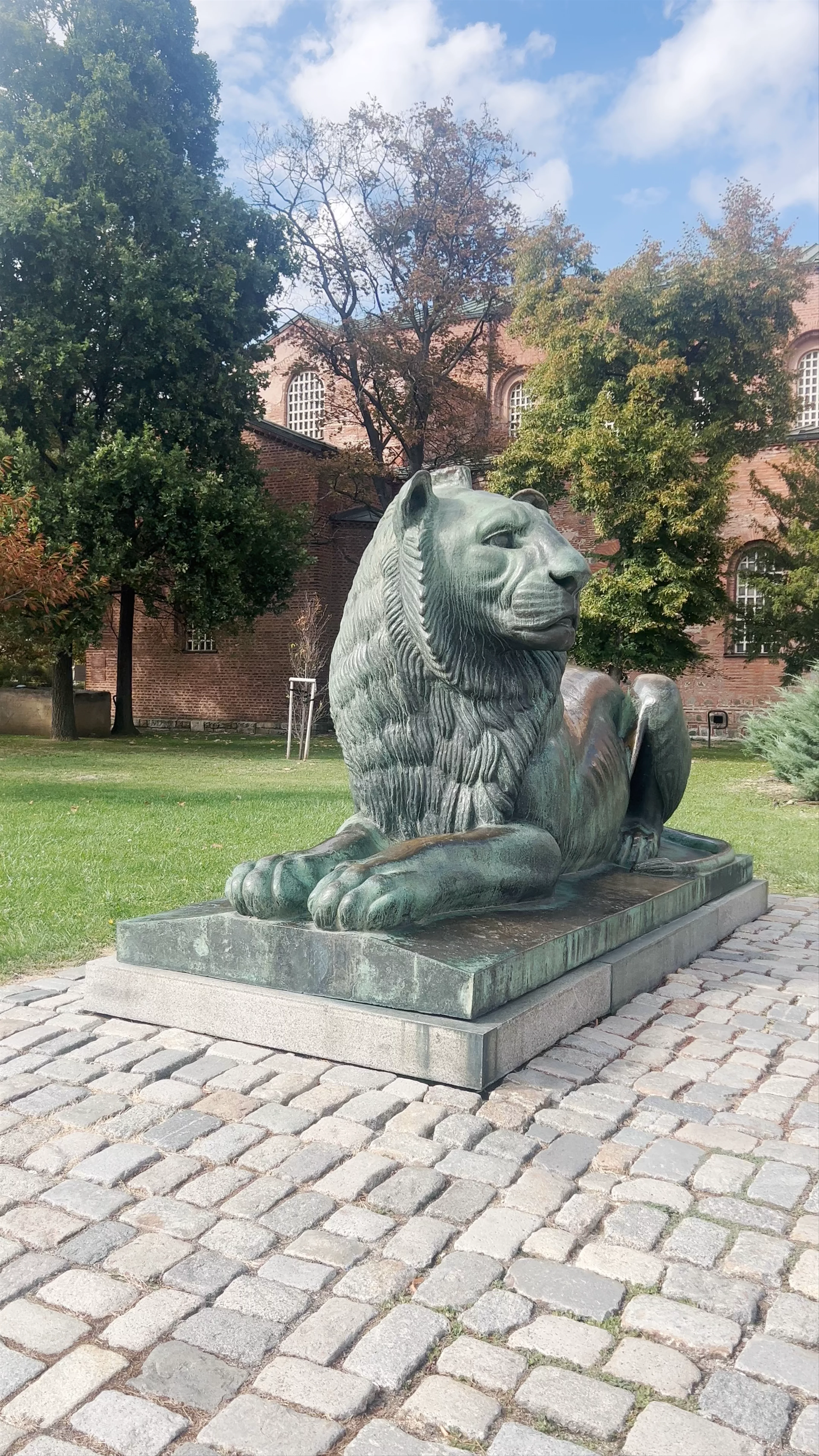 The Lion Sculpture, Oborishte Street