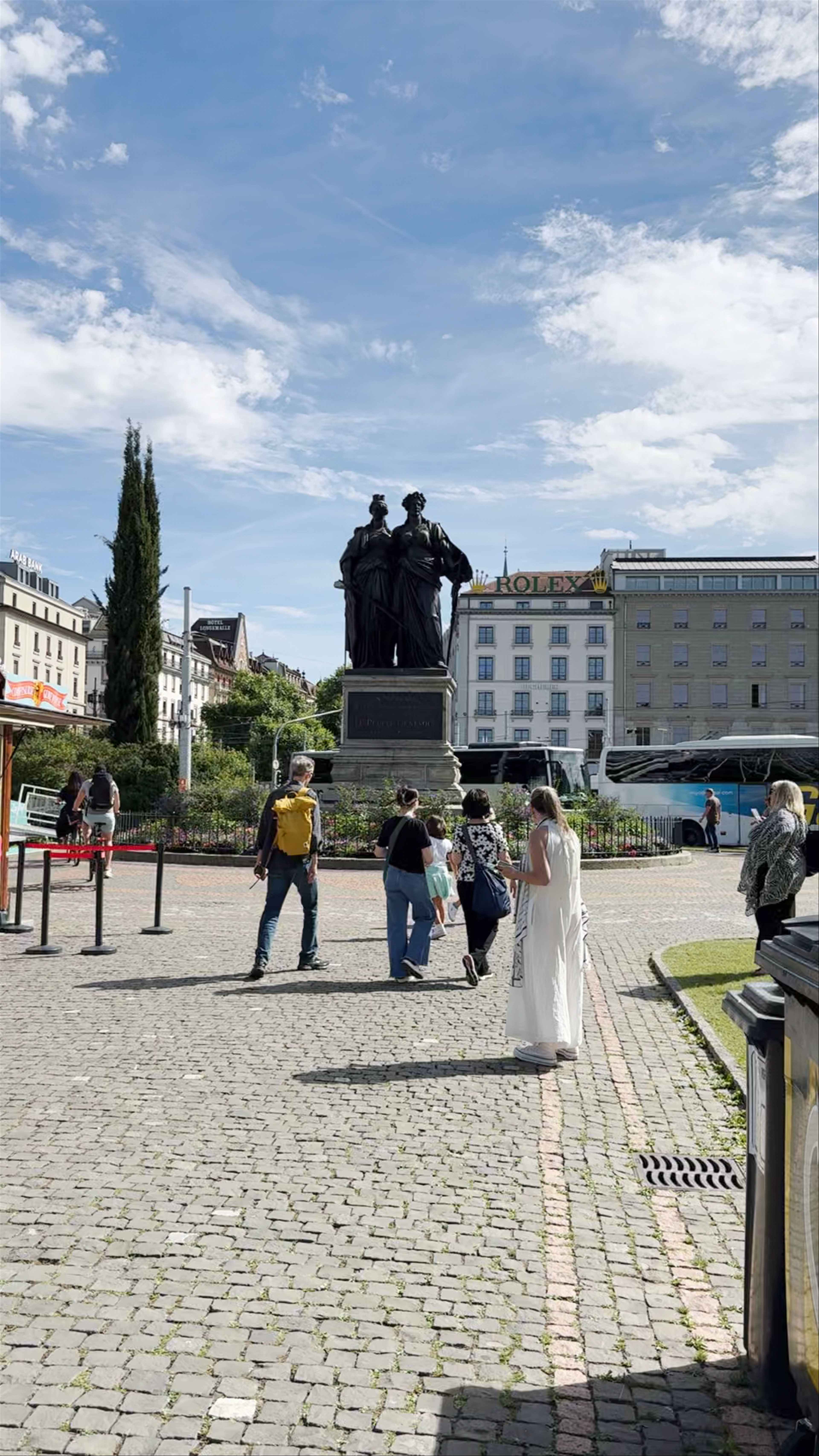 Jardin Anglais & Geneva Ferris Wheel: A Sunny Urban Stroll