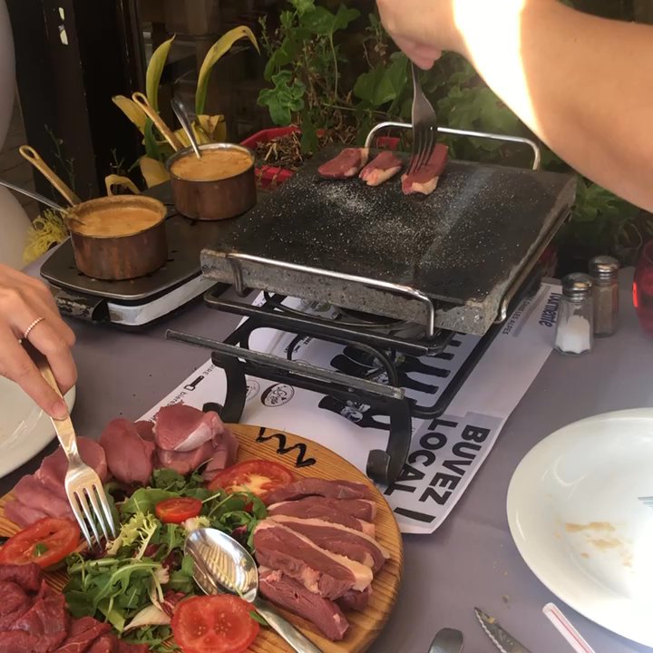 Le Petit Renard - Pierrade aux viandes - Restaurants Near Me - Laye, 05