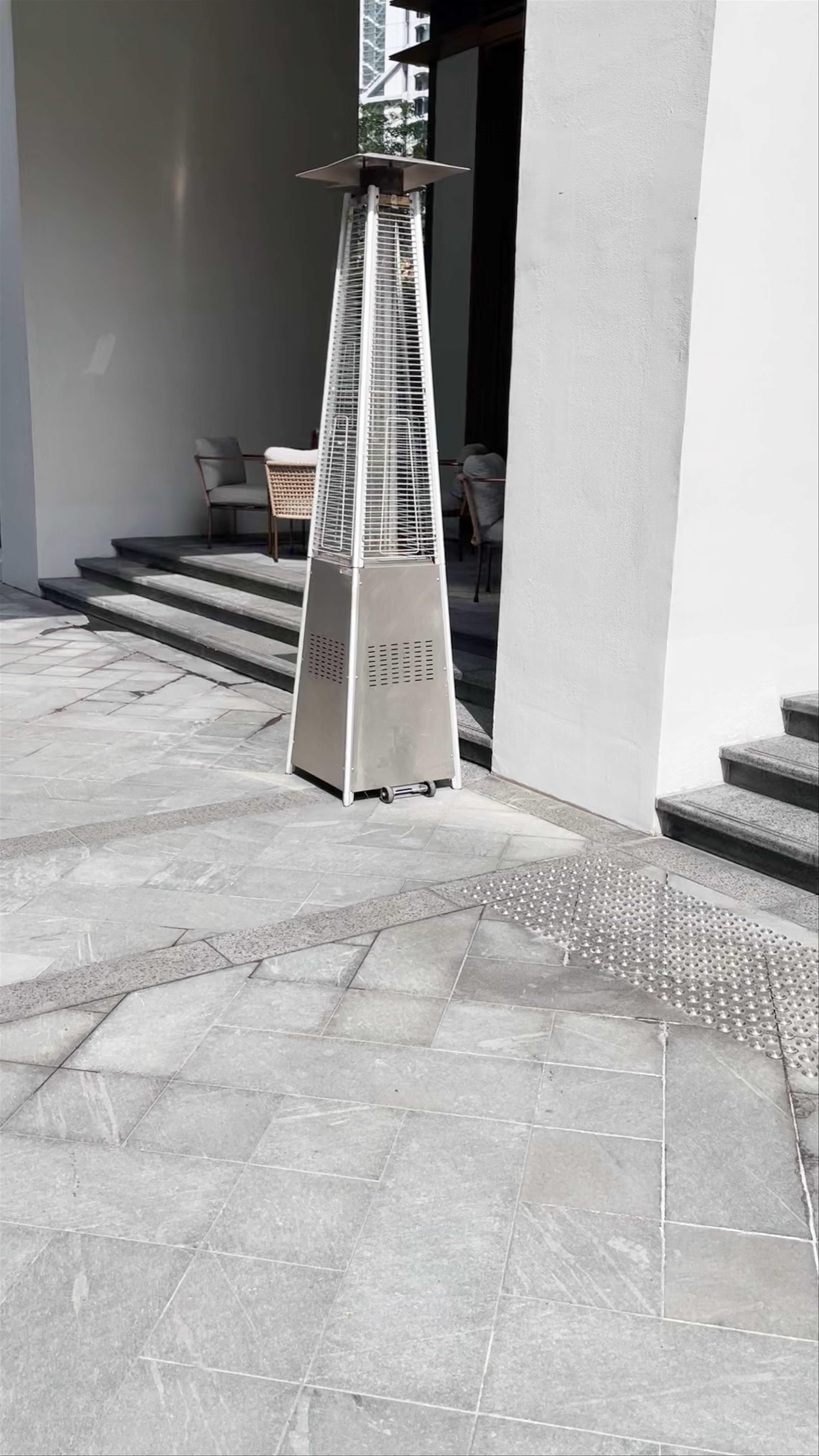 Murray Garden Lounge