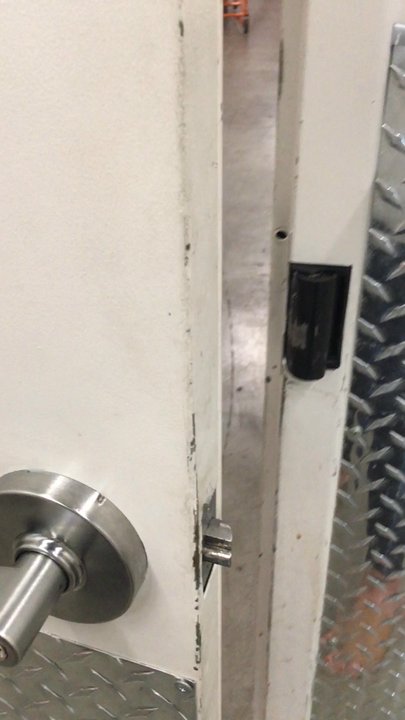 Public Storage - THE BROKEN SECURITY DOOR LEADING TO THE STORAGE UNITS!! PUBLIC STORAGE IS DOING NOTHING TO FIX THIS AND THEY'VE KNOWN ABOUT IT FOR WEEKS!!! - Self Storage Near Me - Los Angeles, California