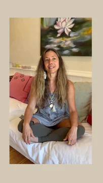 Moon Zappa - Moon teaches Meditation