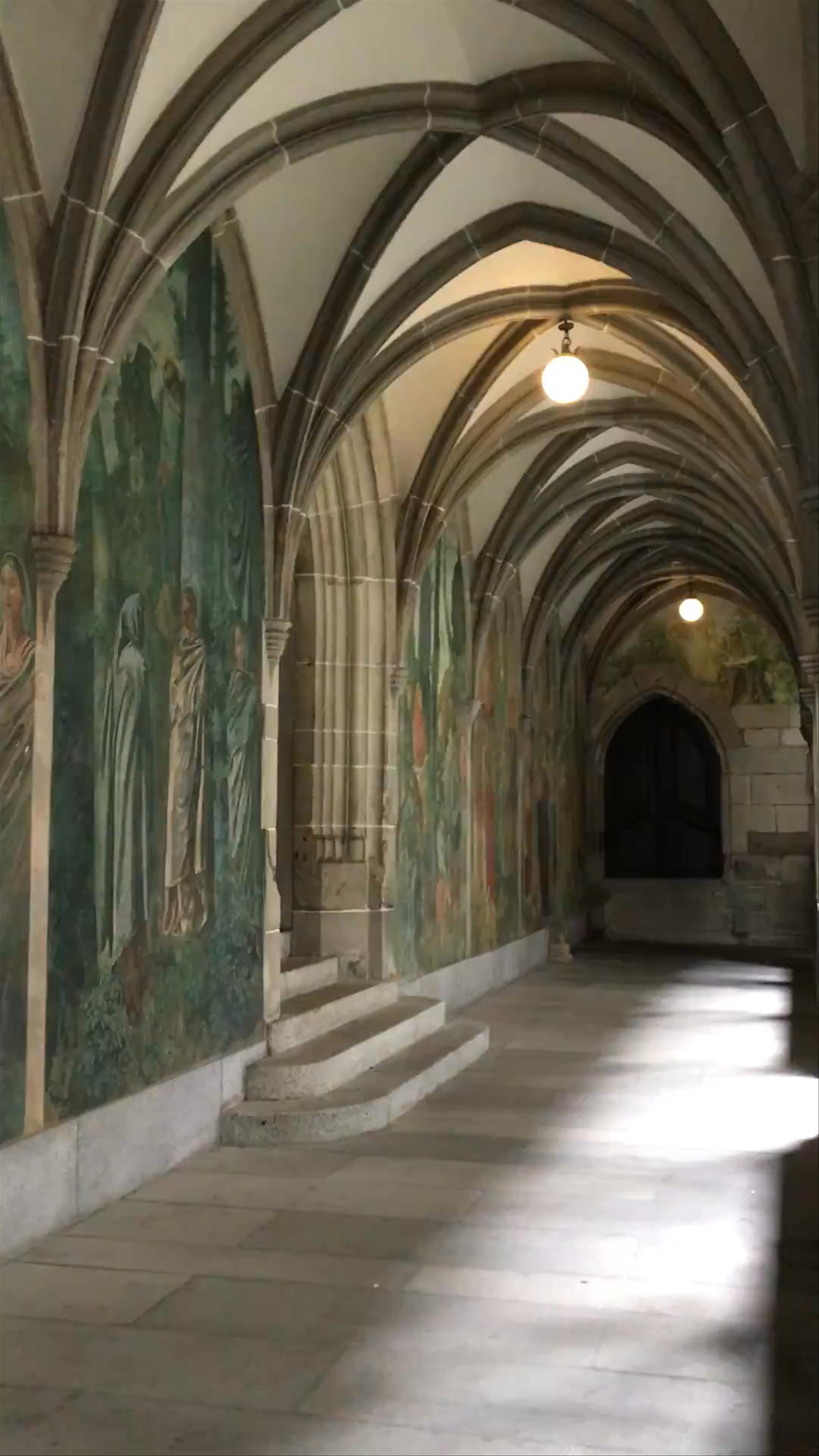 Kirche Fraumünster: Gothic Arches and Historic Murals in Zürich