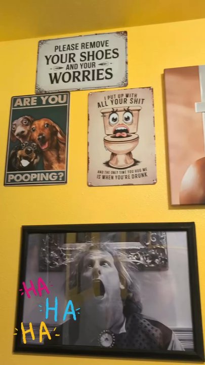 Zee’s Smash - A video of their silly bathroom. Not only was it entertaining, it was clean and offered rare amenities such as a bidet. - Salad Near Me - Tulare, California