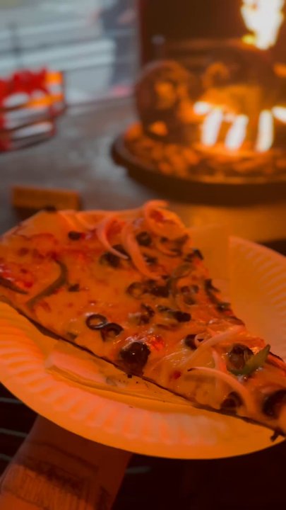 Dante's - Pizza before the festivities!! - Music Venues Near Me - Portland, Oregon
