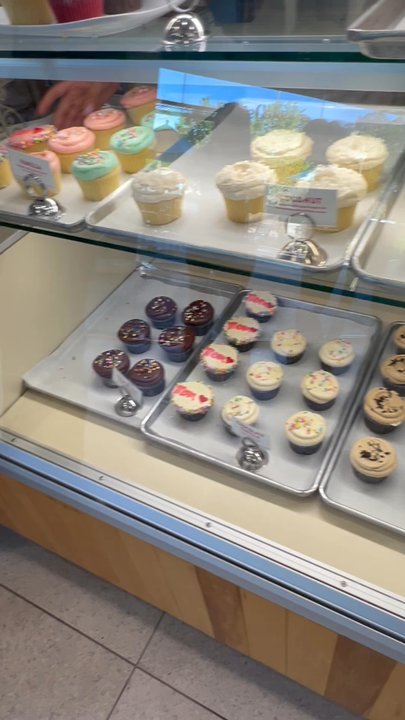 SusieCakes - Marin - Bakeries Near Me - Greenbrae, California