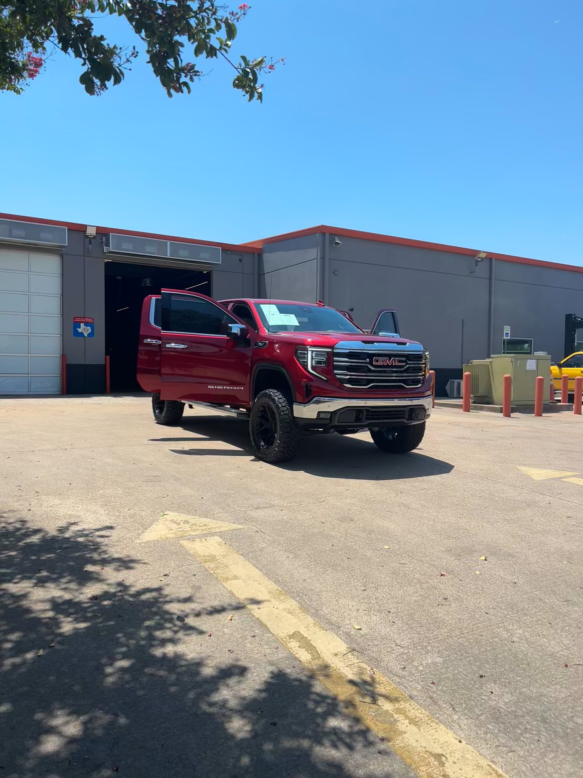 Lifted Trucks - #TX10617 - 2022 GMC Sierra 1500 SLT Crew Cab