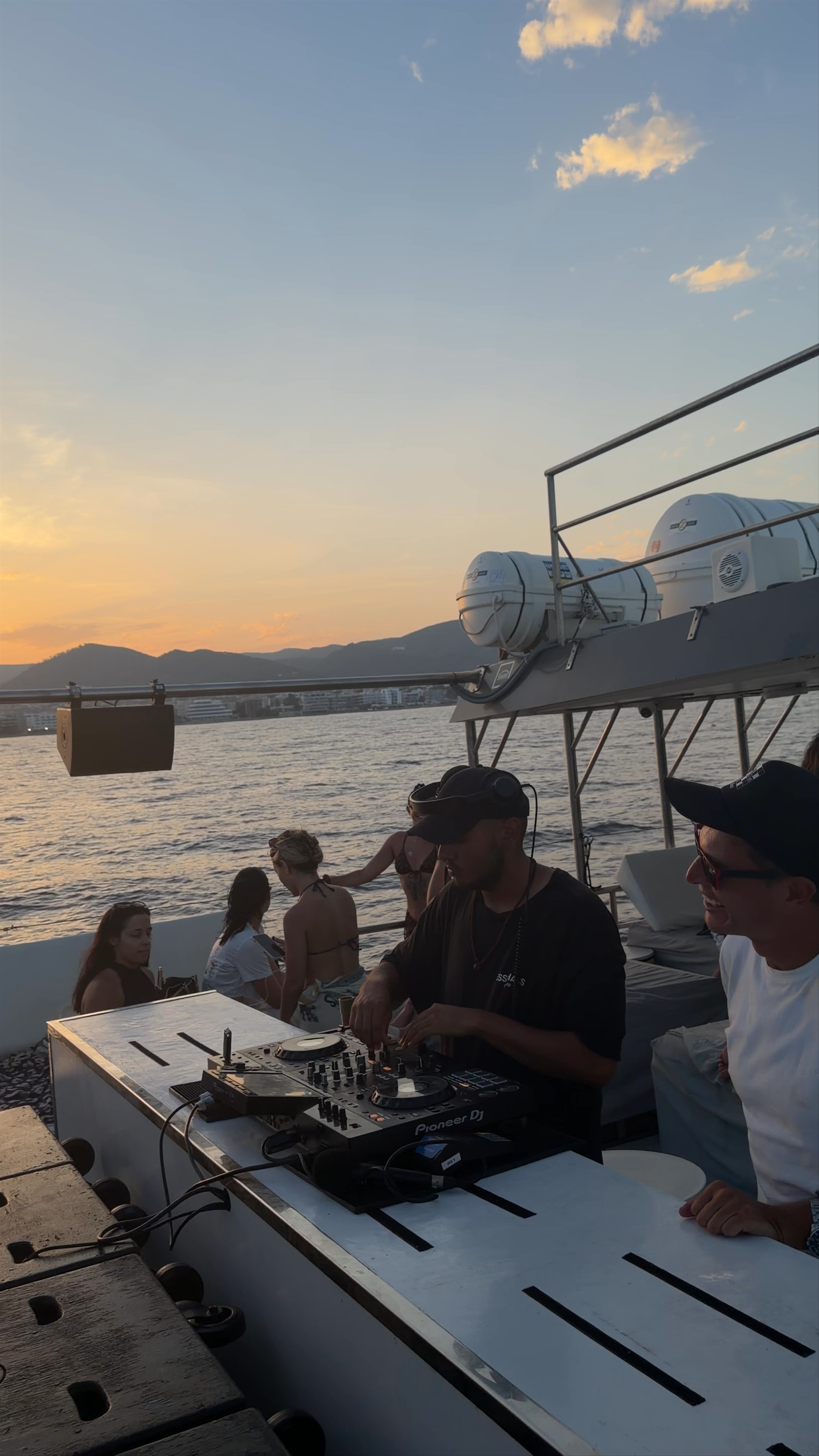 LOCOSXIBIZA - Alquiler de Barcos