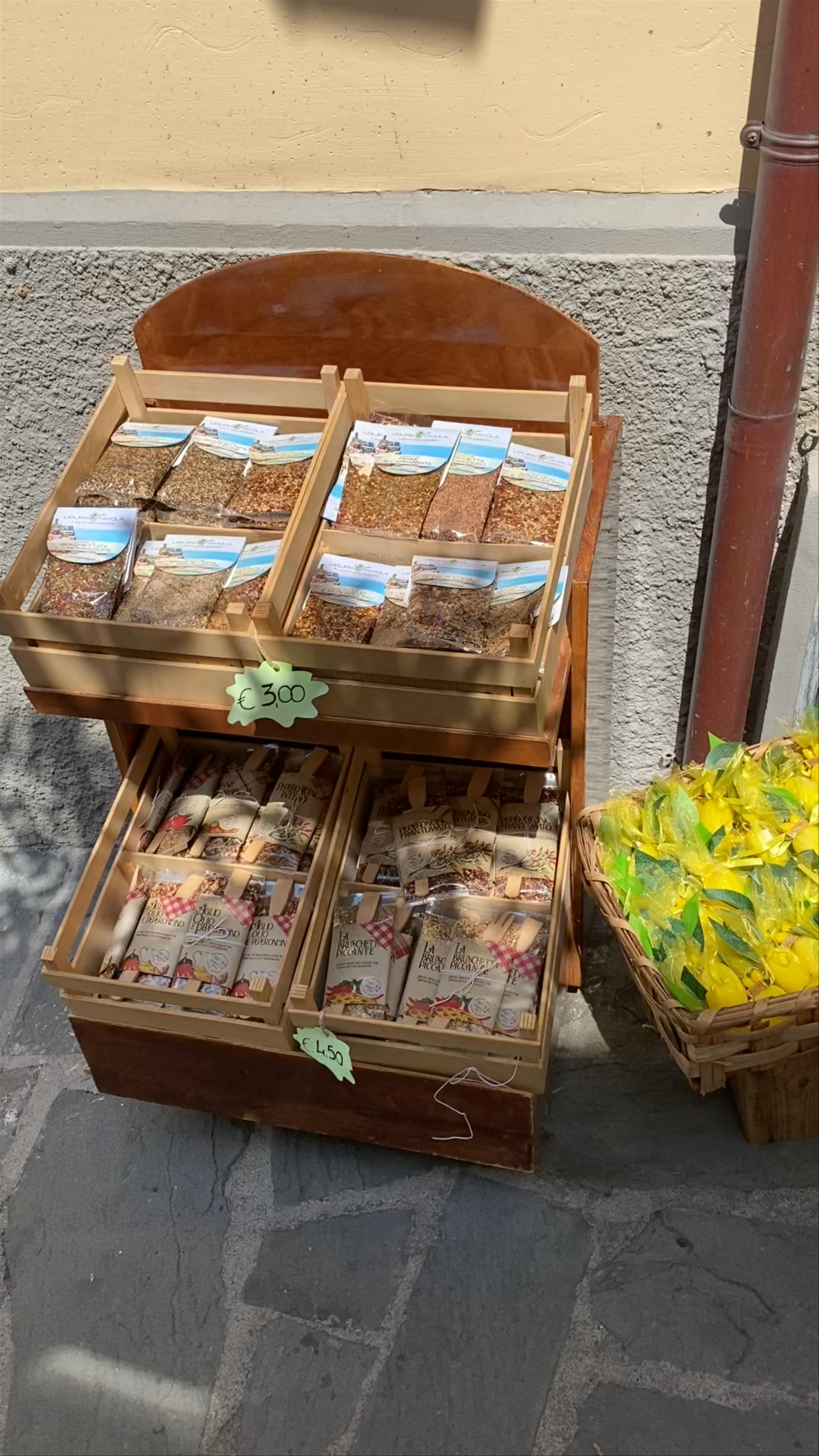Enoteca D'uu Scintu Riomaggiore: Authentic Ligurian Flavors