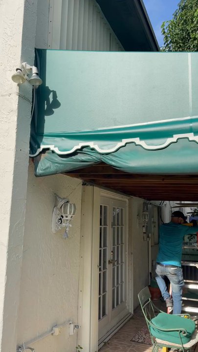 Florida Miami Awnings - Nada como una terraza en el patio de la casa para poder disfrutar de aire fresco y agradable . - Awnings Near Me - Miami, Florida