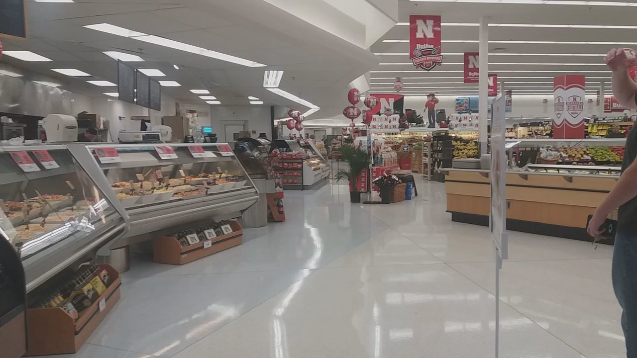 Hy-Vee Fast & Fresh - Dine in food area - Convenience Stores Near Me - Columbus, Nebraska
