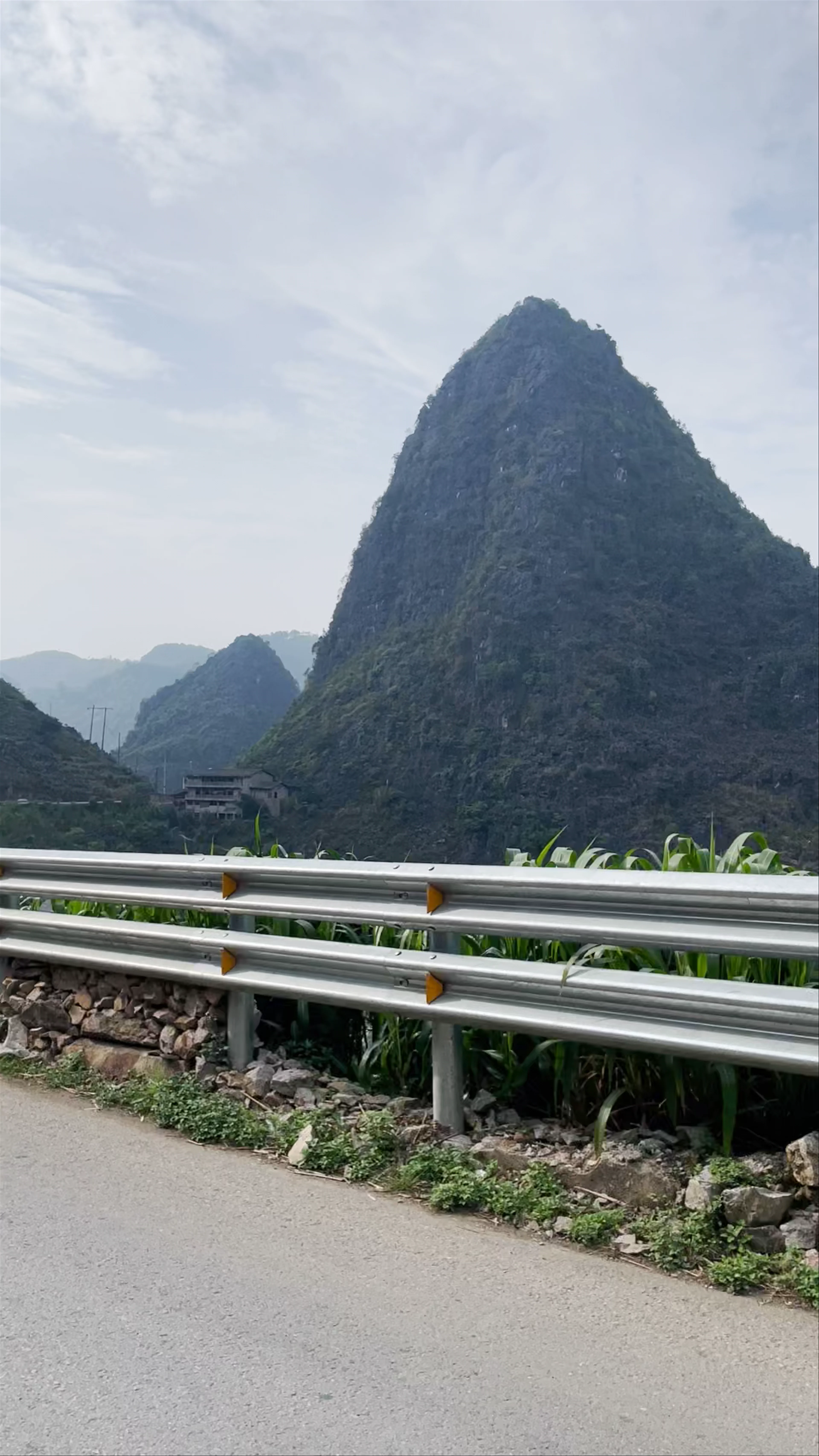 Đèo Tà Làng Pass