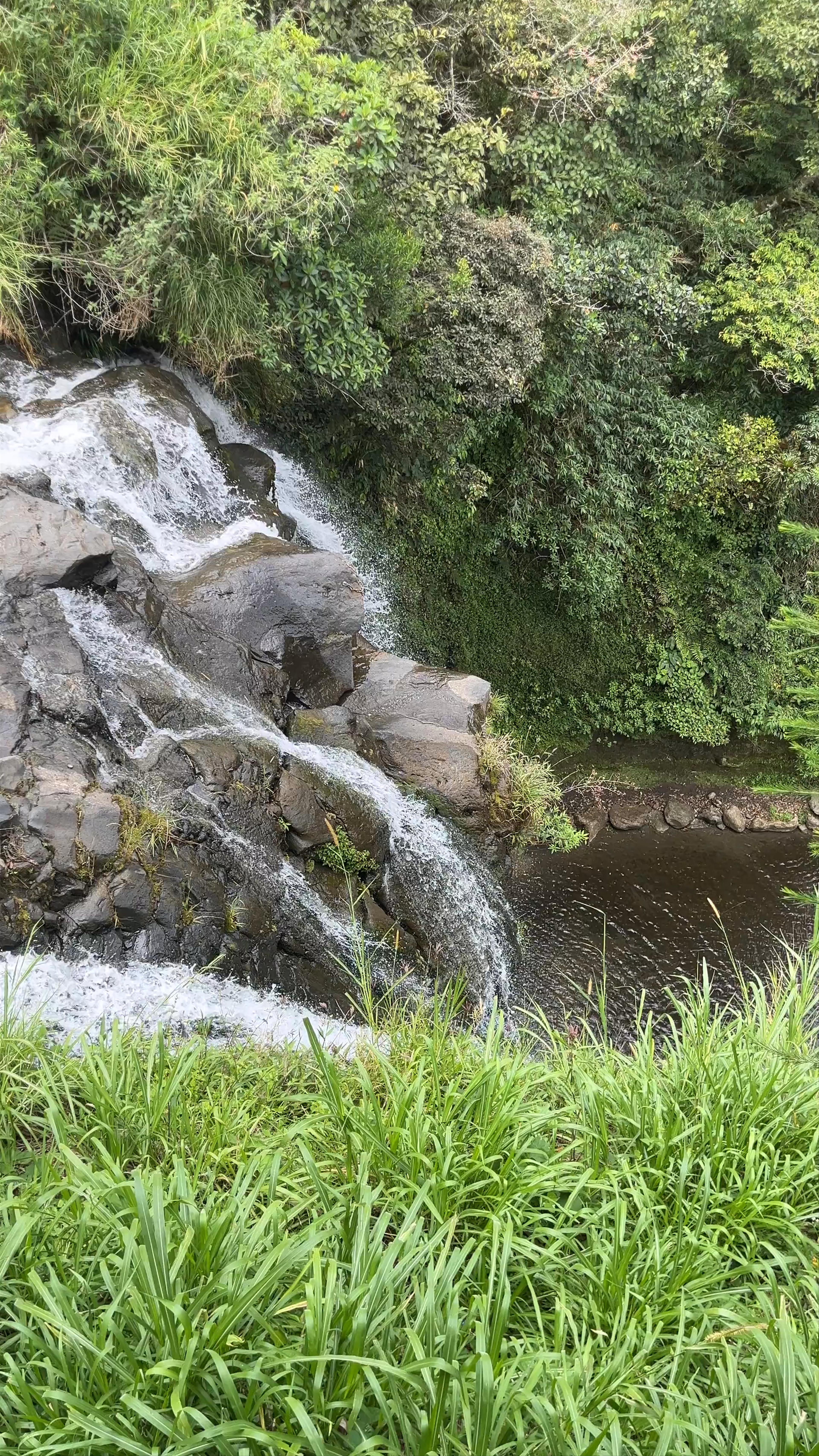 Las Cascadas de Chamana y Ulbilla: A Waterfall Escape in Baños, Ecuador