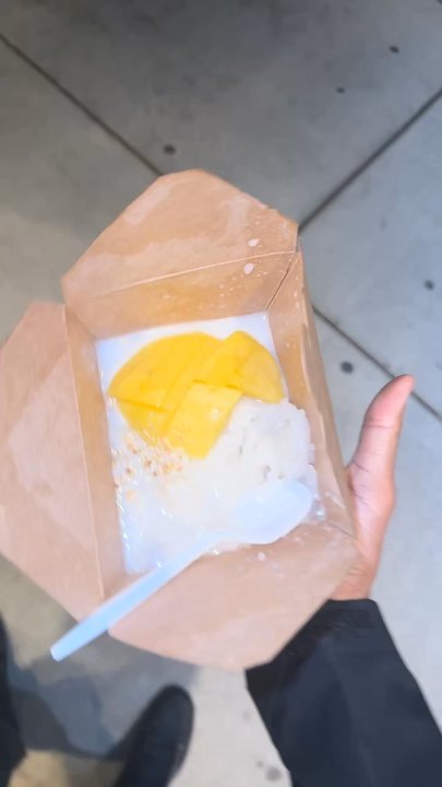 Imm Thai Street Food - Sticky rice mango - Thai Near Me - Berkeley, California