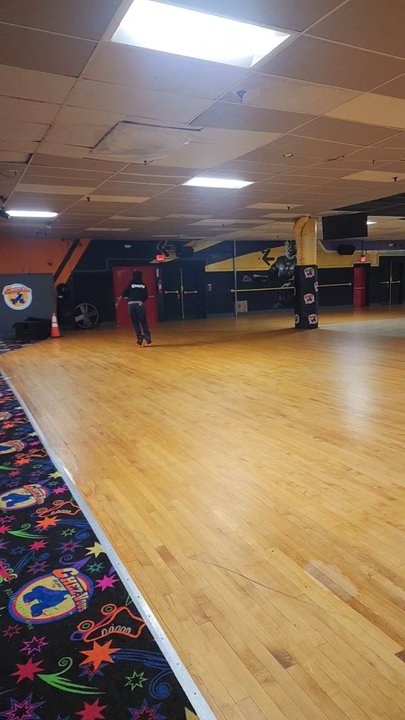 CHEZ VOUS ROLLER SKATING RINK - Updated March 2025 - 35 Photos & 72 ...