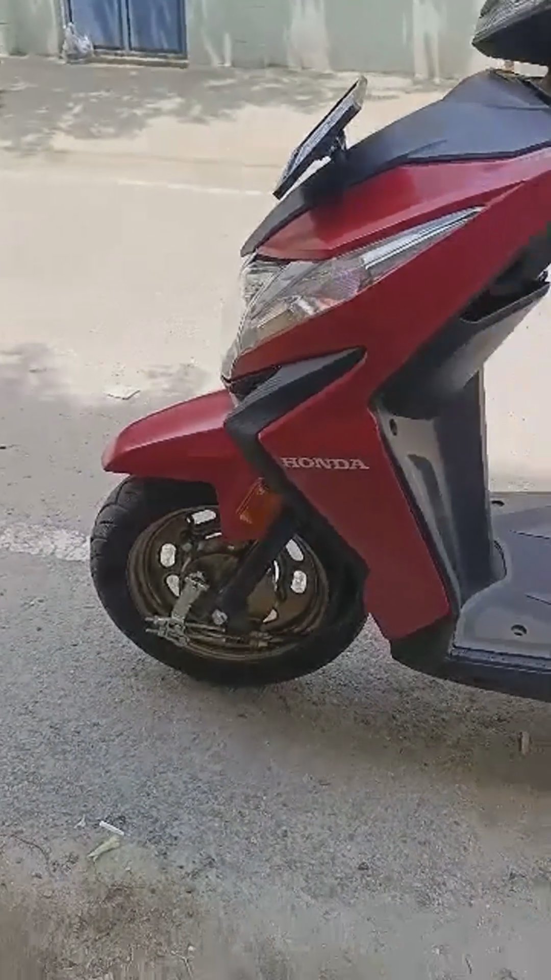 Walk-around video thumbnail