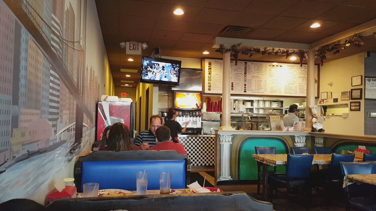 Joe's Pizza & Pasta North Beach - Inside view - Pizza Near Me - Fort Worth, Texas