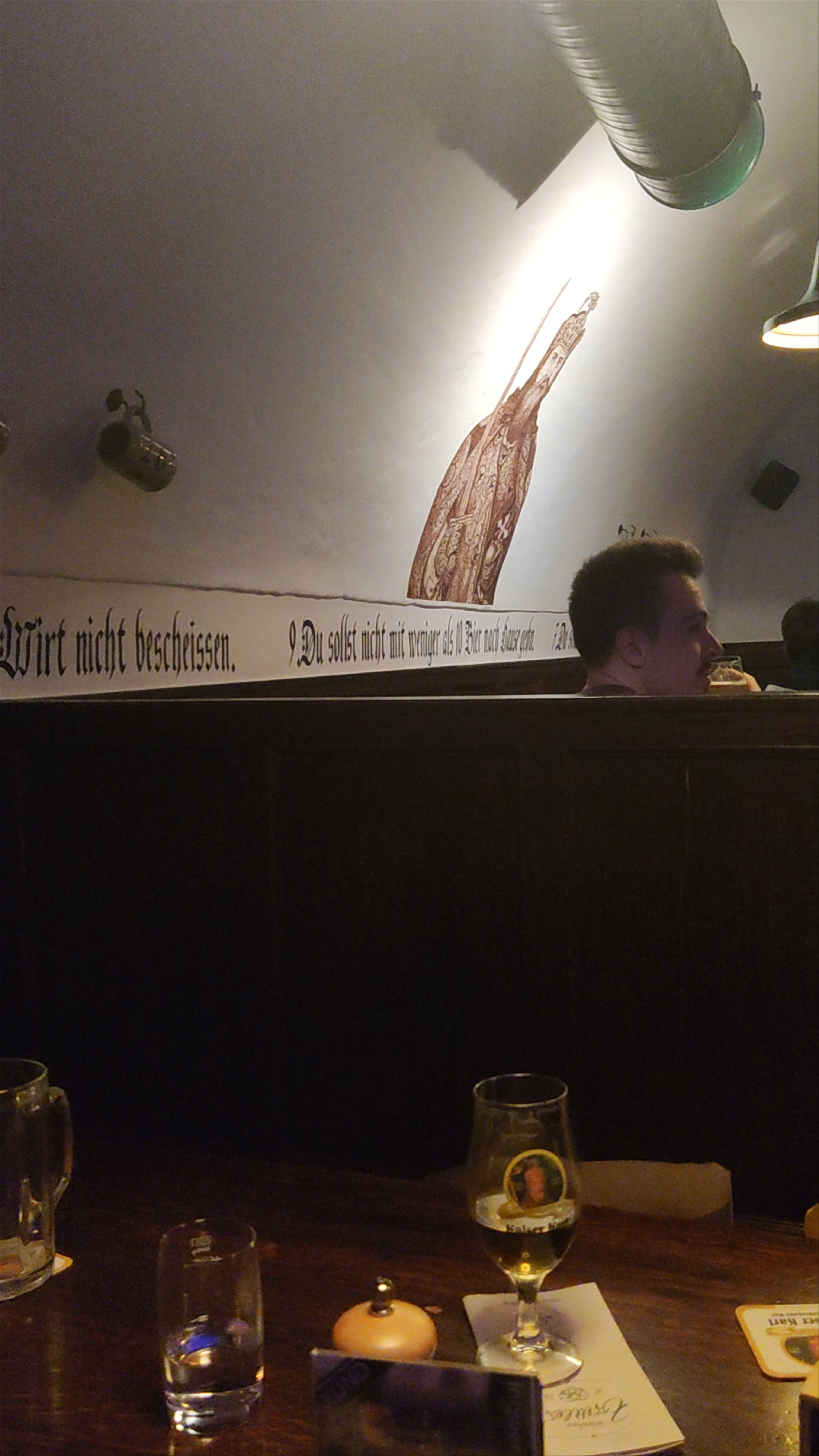 Zwettler's Wirtshaus: Classic Austrian Tavern Experience in Salzburg