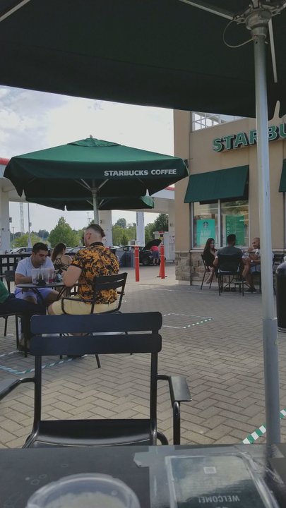 Starbucks - Outdoor patio - Coffee & Tea Near Me - Toronto, Ontario