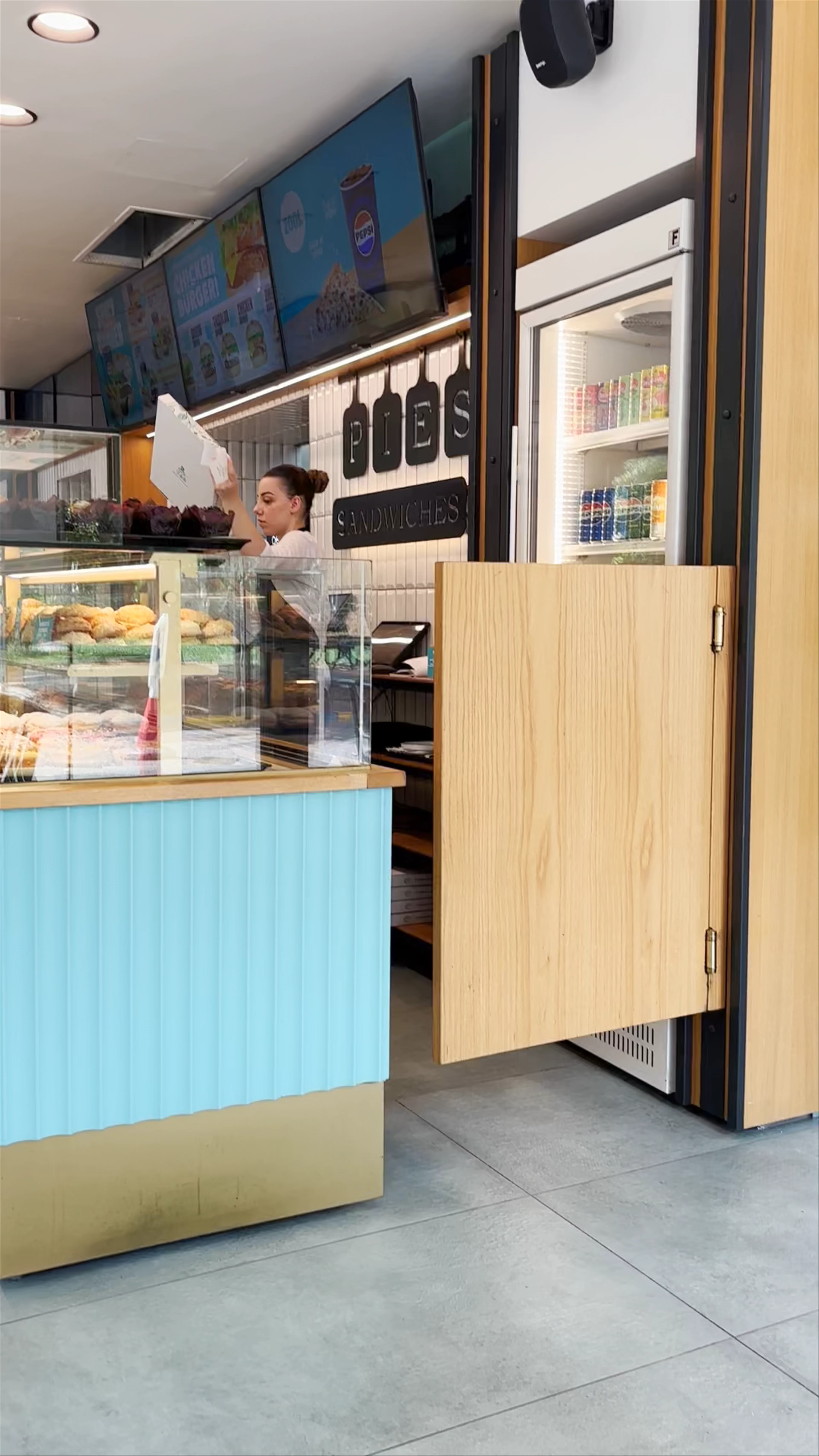 Laguna Pizza & Ice Cream
